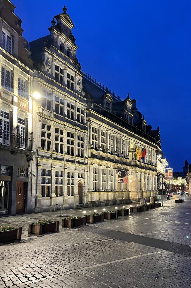 La Grand-Place de Tournai sublimée par le nouvel éclairage